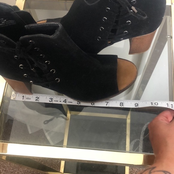 Maurice’s black faux suede tie up peep to ankle bootie size 6.5 - Picture 10 of 10